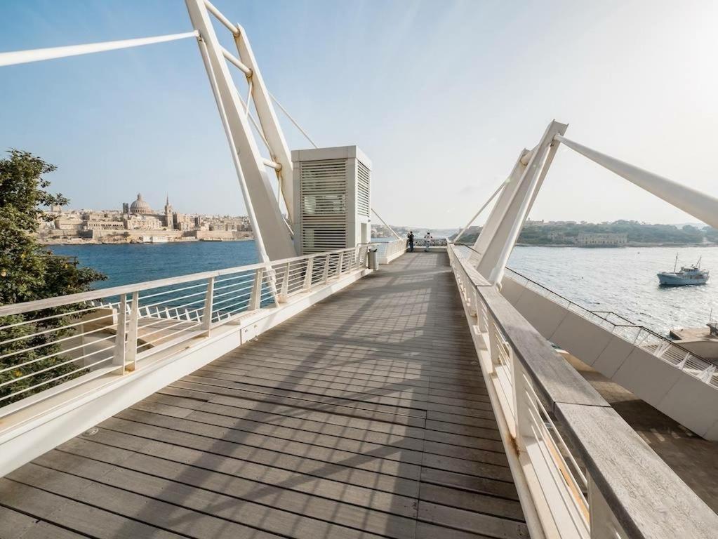 Luxury Apartment Inc Pool & Views Sliema Extérieur photo